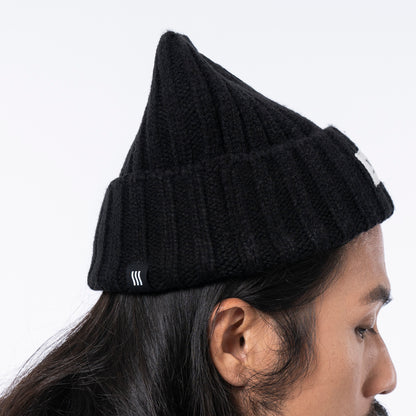 FLOWS BEA01 Label patch beanie